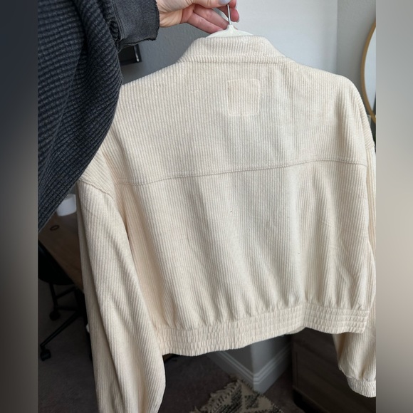 Cream Arie cropped jacket! - Picture 3 of 3